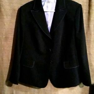 Tahari author s Levine suit